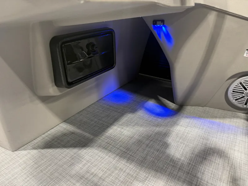 Slide: The Image of Princecraft Vectra 23 RL 2026 - 15