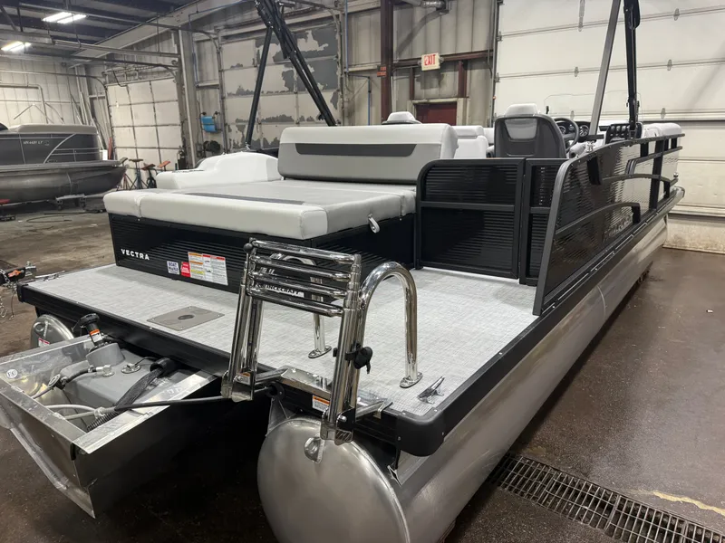 Slide: The Image of Princecraft Vectra 115HP 23 RL SS Swingback Pontoon & Mercury 4-Stroke EFI 2026 - 32