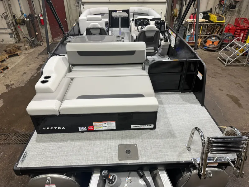 Slide: The Image of Princecraft Vectra 115HP 23 RL SS Swingback Pontoon & Mercury 4-Stroke EFI 2026 - 5