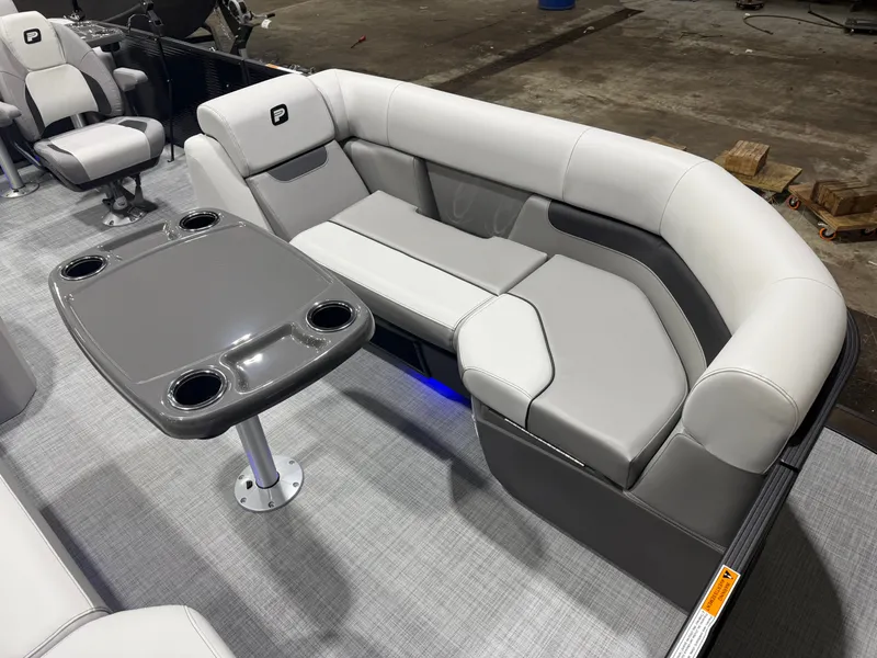 Slide: The Image of Princecraft Vectra 115HP 23 RL SS Swingback Pontoon & Mercury 4-Stroke EFI 2026 - 8