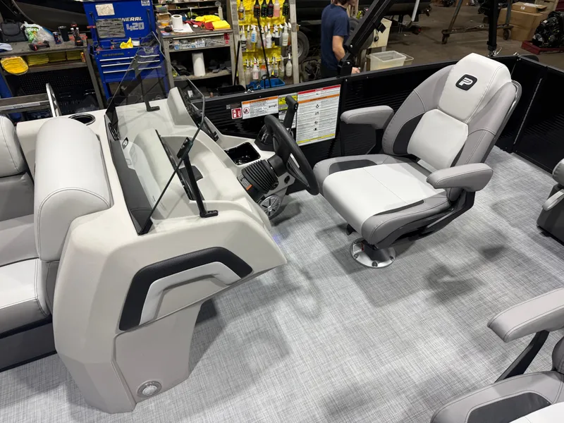 Slide: The Image of Princecraft Vectra 23 RL 2026 - 10