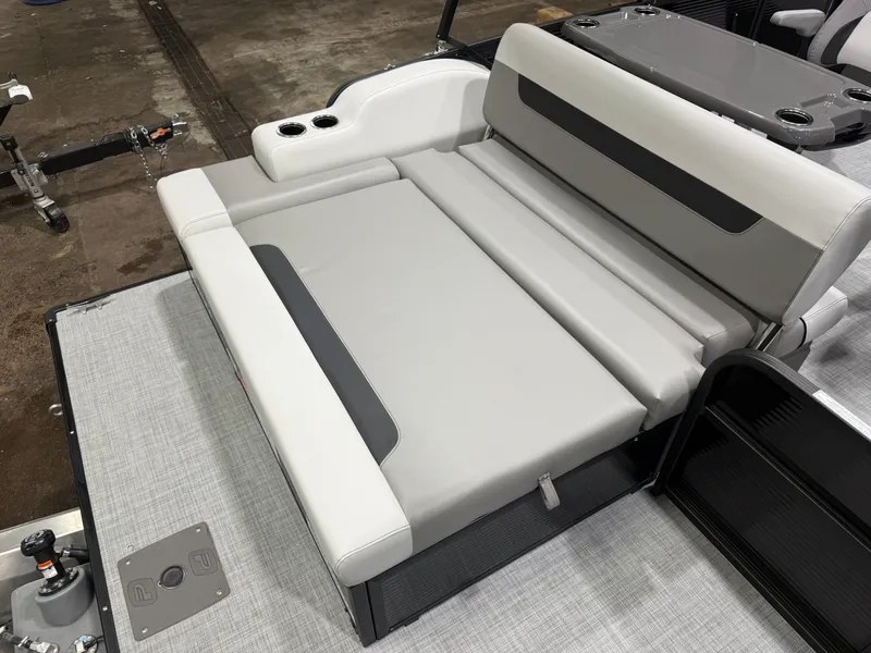 Slide: The Image of Princecraft Vectra 23 RL 2026 - 17