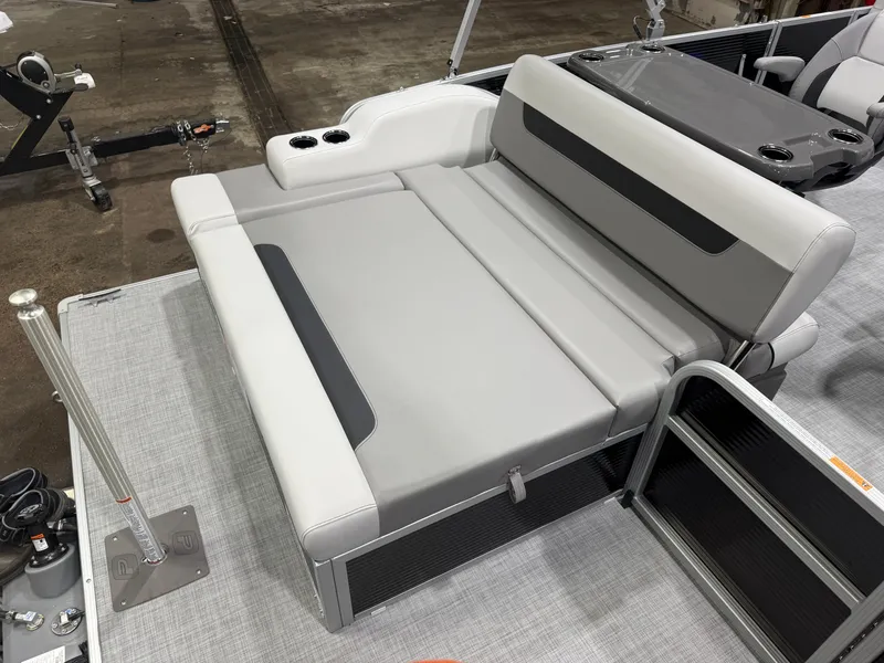 Slide: The Image of Princecraft Vectra 23 RL SS Swingback Tritoon & Mercury 4-Stroke EFI 2026 - 22