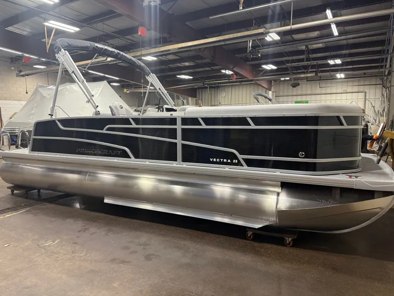 Slide: The Image of Princecraft Vectra 23 RL SS Swingback Tritoon & Mercury 4-Stroke EFI 2026 - 43