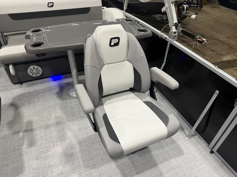 Slide: The Image of Princecraft Vectra 23 RL SS Swingback Tritoon & Mercury 4-Stroke EFI 2026 - 9