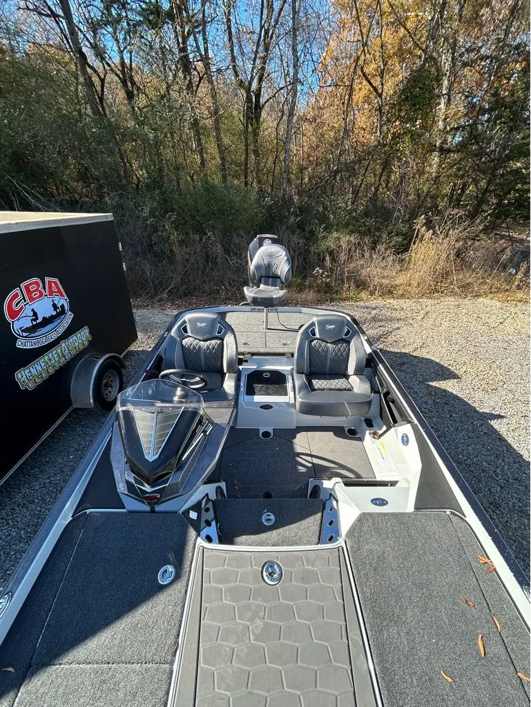 Slide: The Image of Ranger Z Comanche Z521R Cup Equipped 2026 - 2