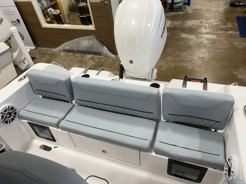 Slide: The Image of Sportsman Heritage 231 Center Console 2026 - 7