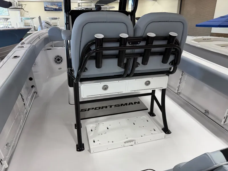 Slide: The Image of Sportsman Heritage 231 Center Console 2026 - 8