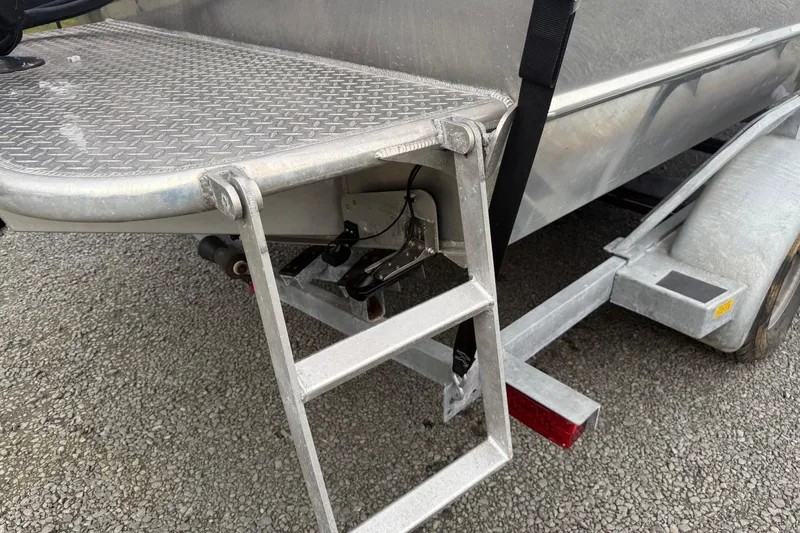 Slide: The Image of 2010 Thunder Jet 21 Luxor OB boat hull identification number AHQ10227K910. - 12