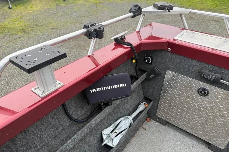 Slide: The Image of Humminbird Helix 7 fish finder on 2010 Thunder Jet 21 Luxor OB boat dashboard. - 14