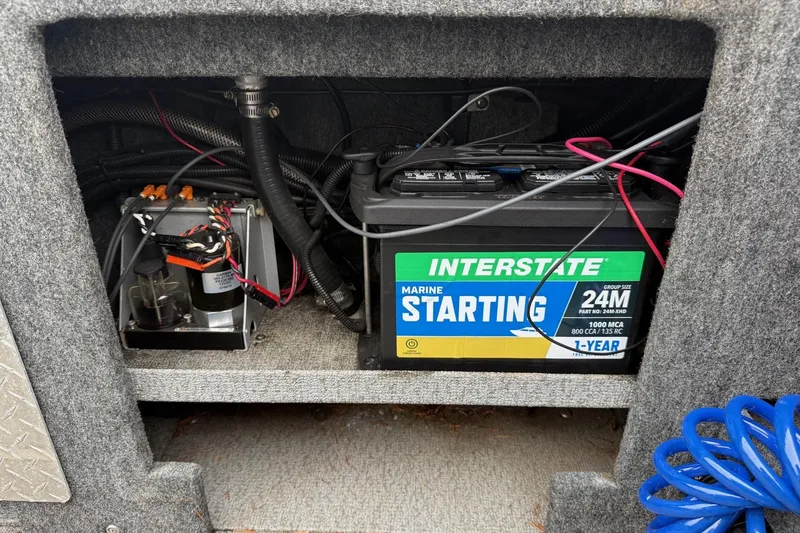 Slide: The Image of Electrical and mechanical components inside a 2010 Thunder Jet 21 Luxor OB boat. - 40
