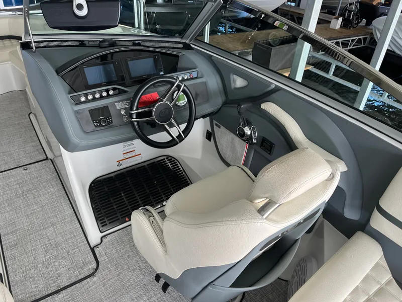 Slide: The Image of Cobalt R5 Surf 2020 - 12