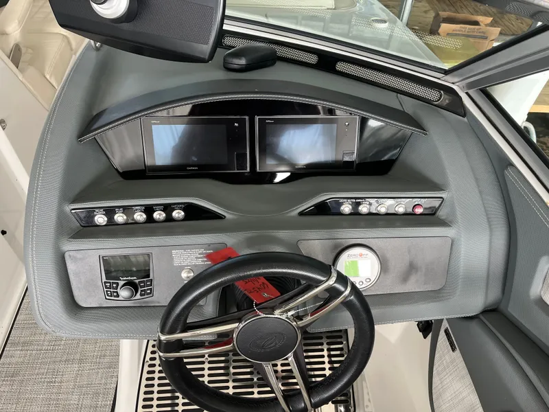 Slide: The Image of Cobalt R5 Surf 2020 - 13