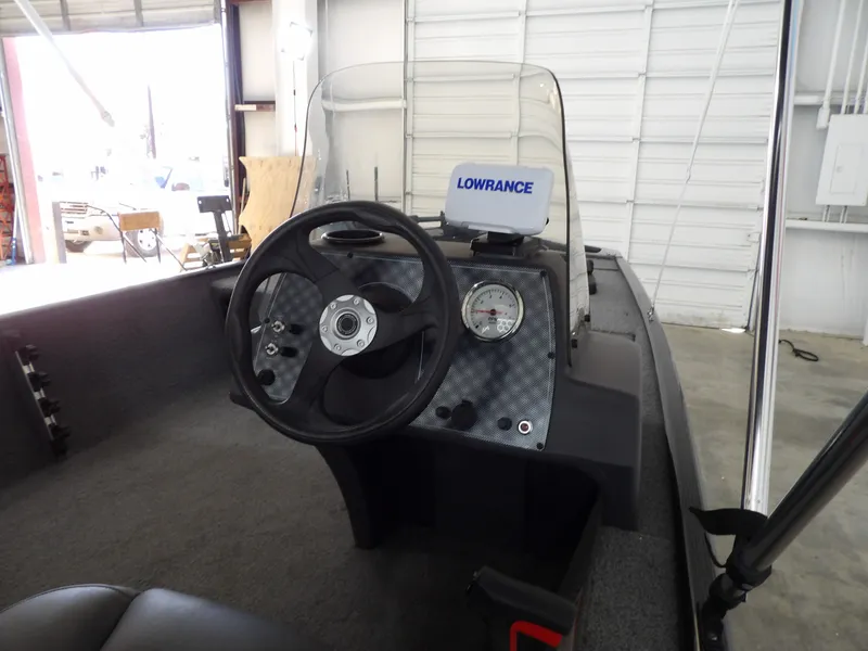 Slide: The Image of Tracker Bass Tracker Classic XL 2024 - 15