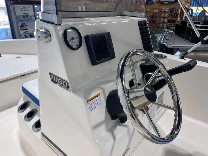 Slide: The Image of Robalo R160 Center Console 2018 - 16