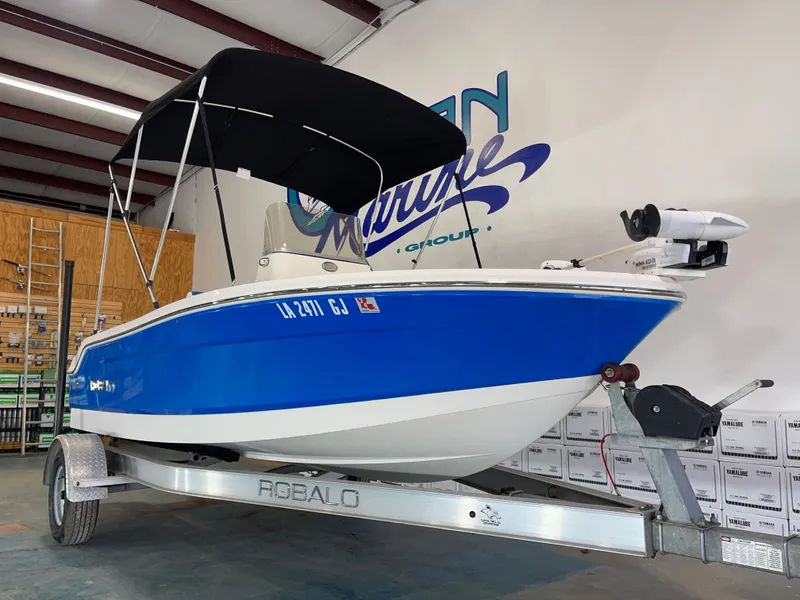 Slide: The Image of Robalo R160 Center Console 2018 - 3