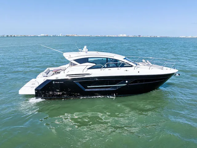 Slide: The Image of Cruisers Yachts 4270 1997 - 63