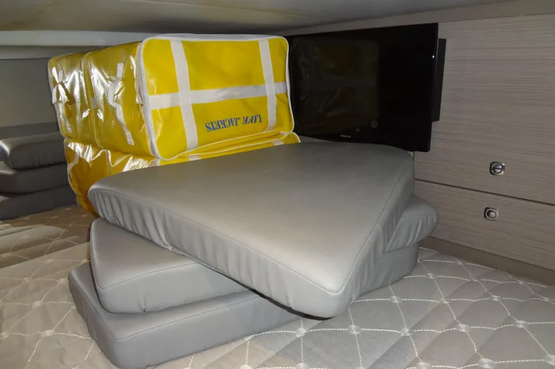 Slide: The Image of Cushions and safety gear inside a 2019 Formula 400 Super Sport cabin. - 46
