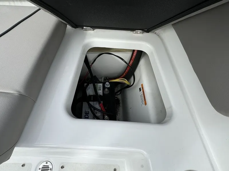 Slide: The Image of Glastron GX190 2022 - 13