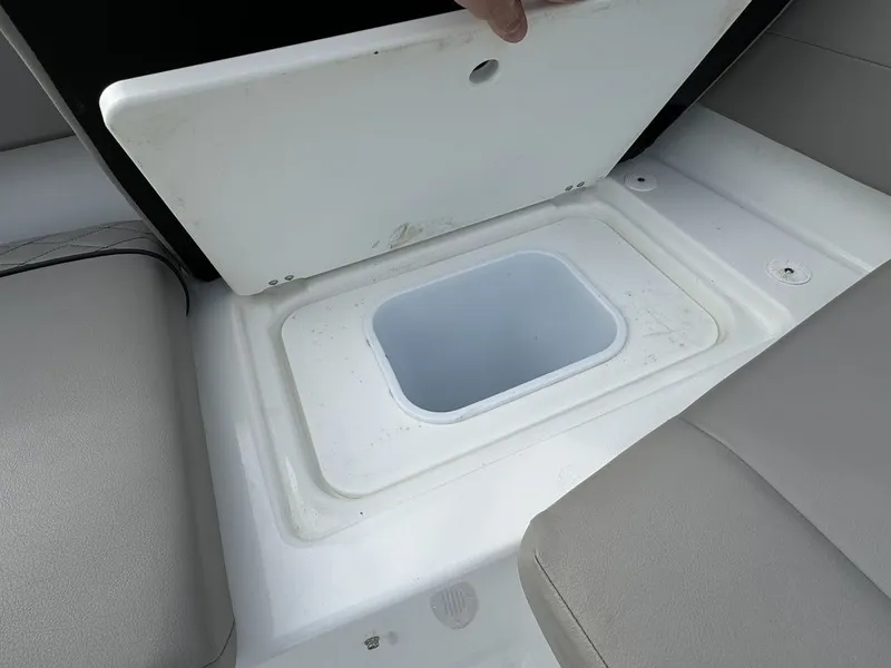 Slide: The Image of Glastron GX190 2022 - 14