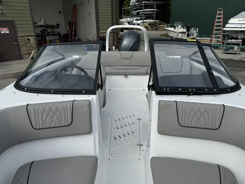 Slide: The Image of Glastron GX190 2022 - 21