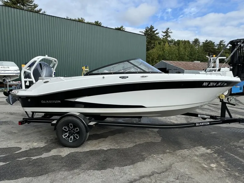 Slide: The Image of Glastron GX190 2022 - 3