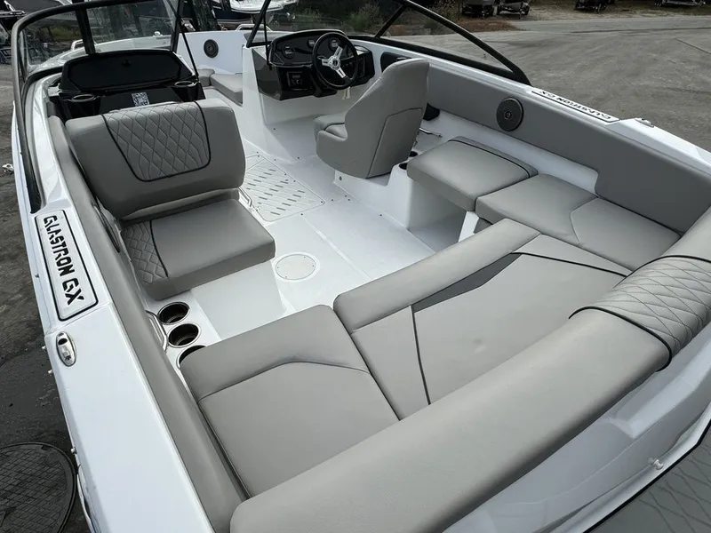 Slide: The Image of Glastron GX190 2022 - 8