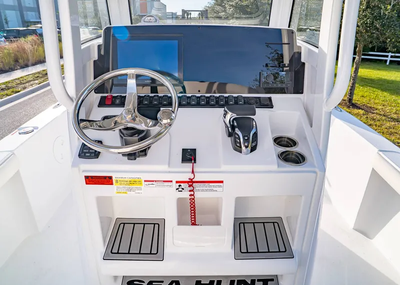 Slide: The Image of Sea Hunt BX 25 FS 2026 - 12