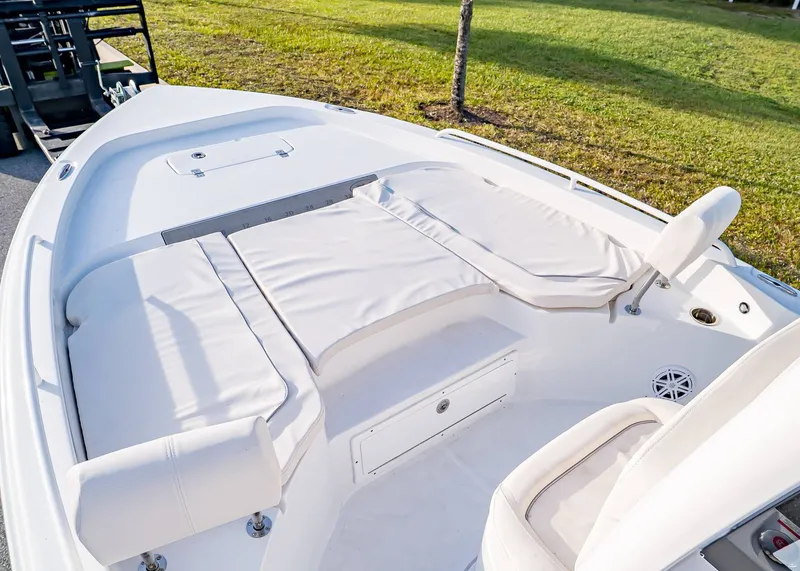 Slide: The Image of Sea Hunt BX 25 FS 2026 - 19