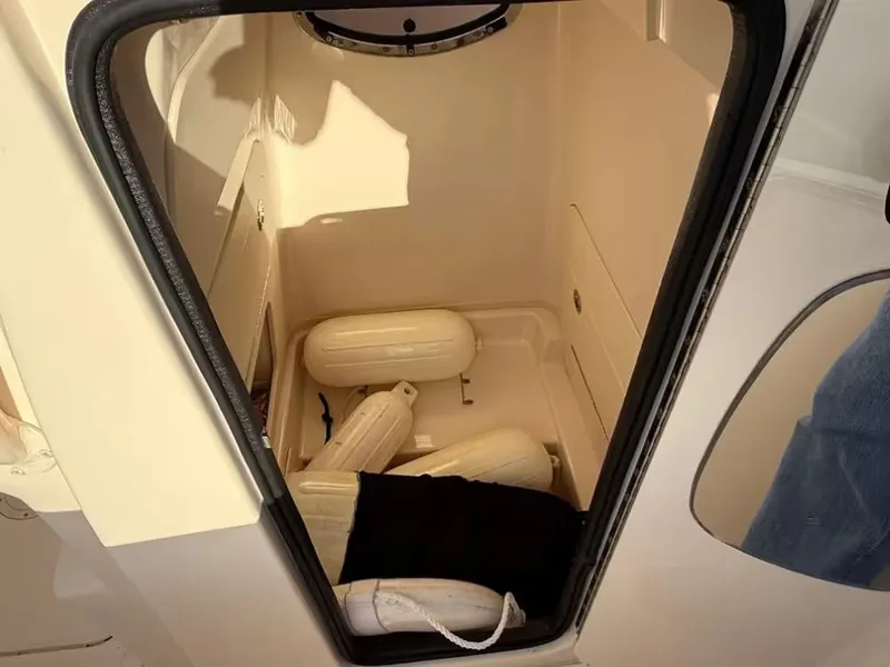 Slide: The Image of Grady-White Fisherman 216 2023 - 17