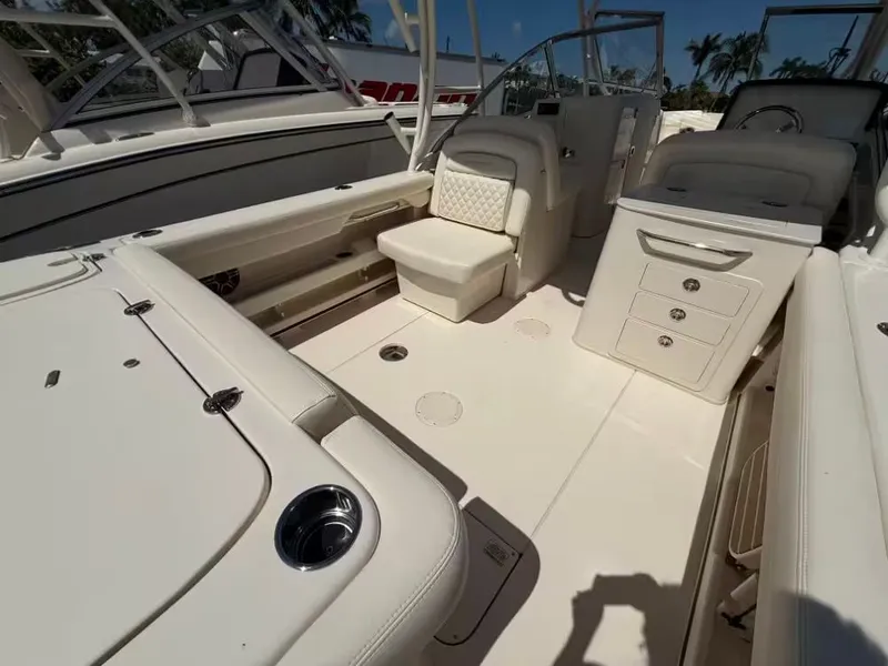 Slide: The Image of Grady-White Freedom 275 2026 - 8