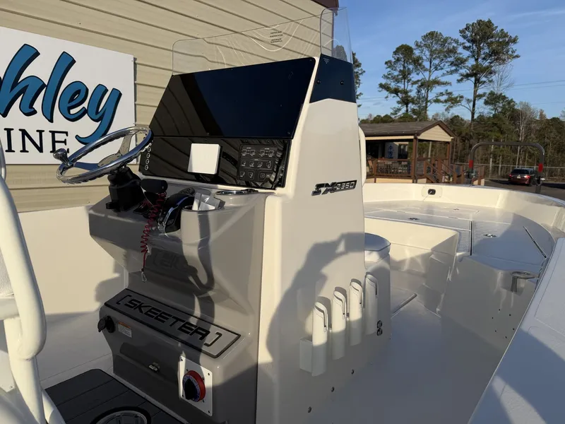 Slide: The Image of Skeeter SX2350 2026 - 5