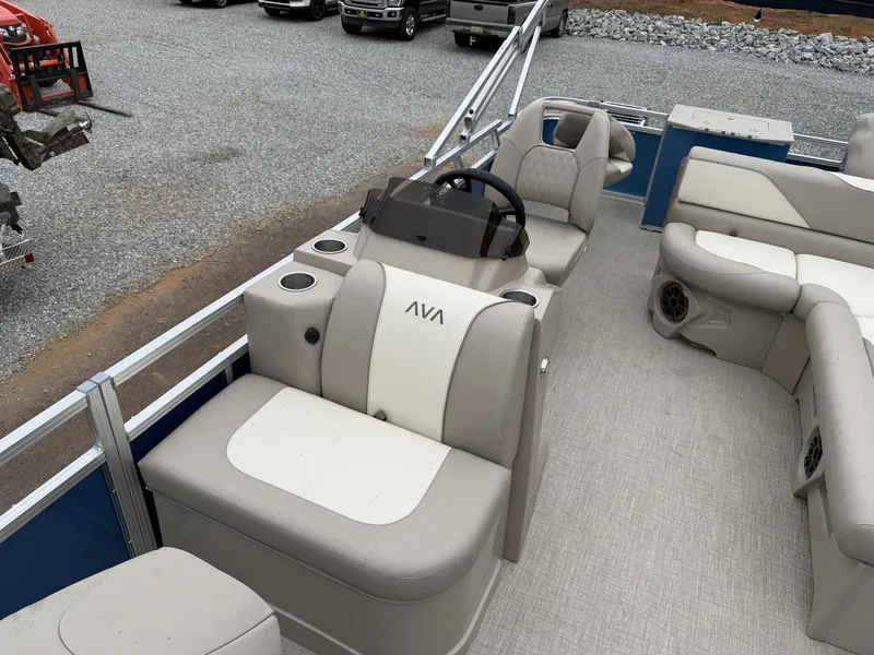 Slide: The Image of Avalon Venture Quad Fish - 19' 2026 - 3