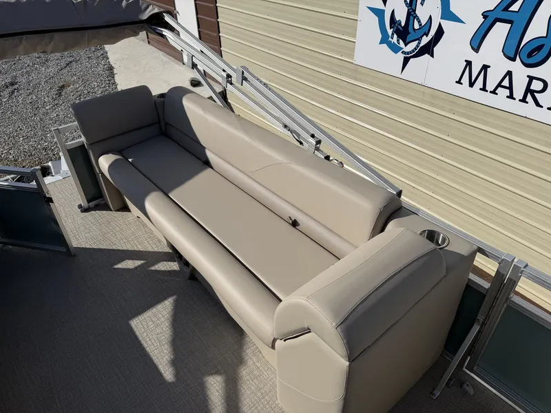 Slide: The Image of Avalon VLS Quad Lounge - 21' 2026 - 6