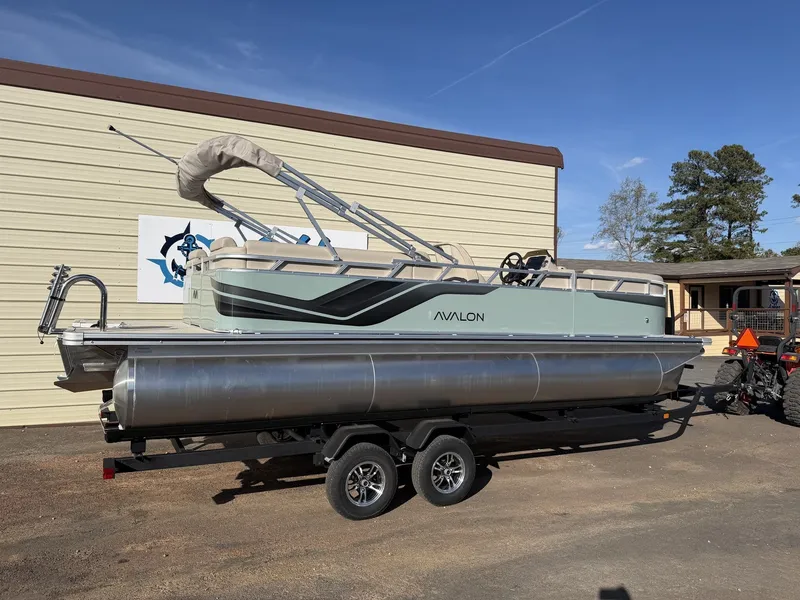 Slide: The Image of Avalon VLS 23 QUAD LOUNGER-140HP 2026 - 2