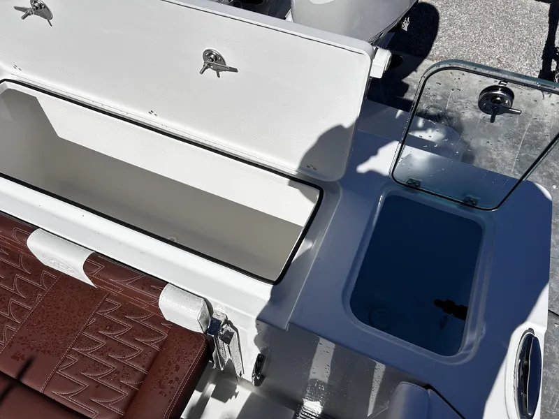 Slide: The Image of Parker Marine 247 Explorer 2026 - 6