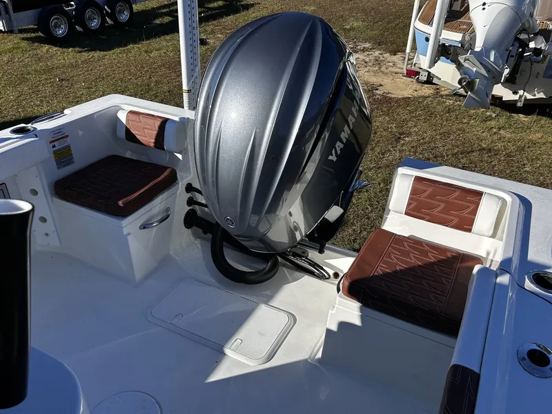 Slide: The Image of Parker Marine 230 Coastal Elite 2026 - 7