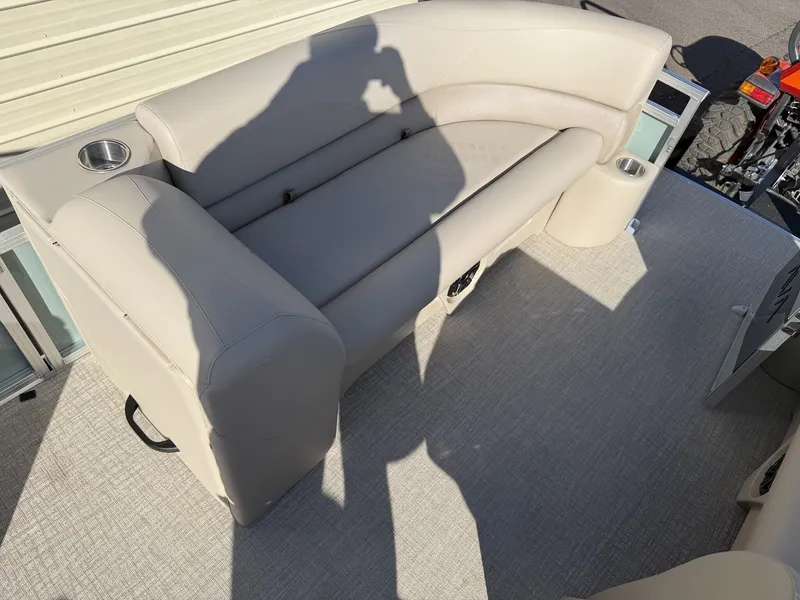 Slide: The Image of Avalon VLS Quad Lounge - 21' 2026 - 5
