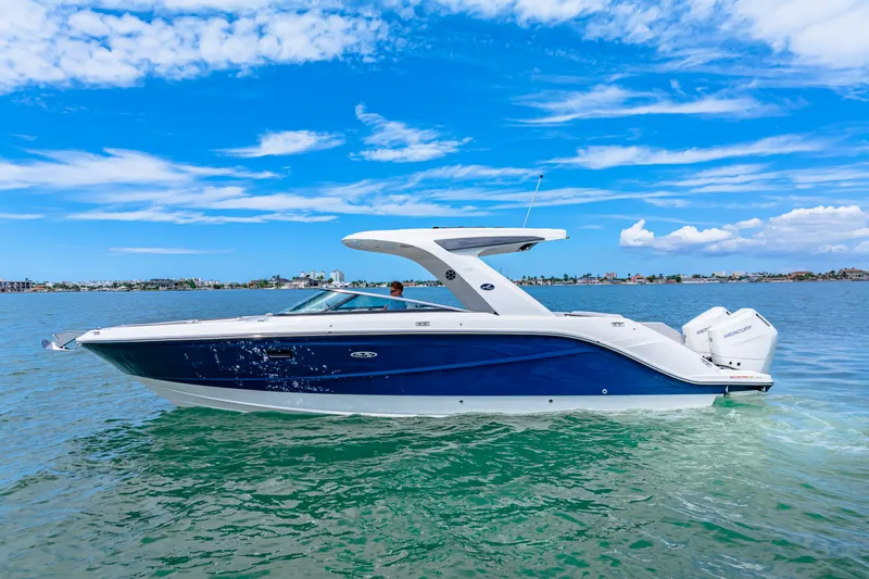 Slide: The Image of Sea Ray SLX 310 Outboard 2026 - 12