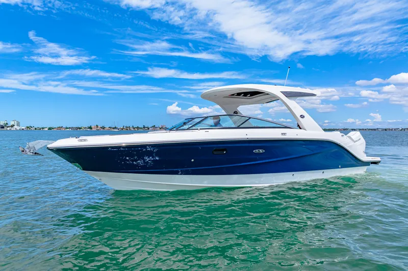 Slide: The Image of Sea Ray SLX 310 Outboard 2026 - 13