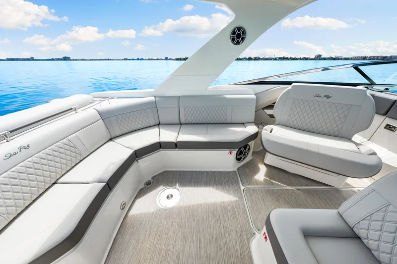 Slide: The Image of Sea Ray SLX 310 Outboard 2026 - 32