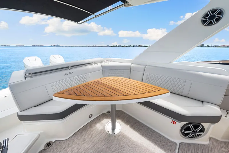 Slide: The Image of Sea Ray SLX 310 Outboard 2026 - 46