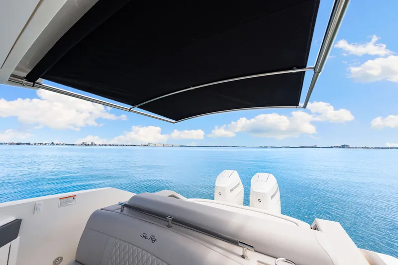 Slide: The Image of Sea Ray SLX 310 Outboard 2026 - 47