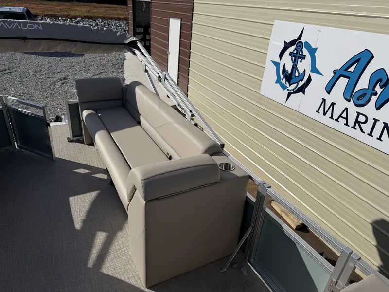 Slide: The Image of Avalon VLS Quad Lounge - 21' 2026 - 3