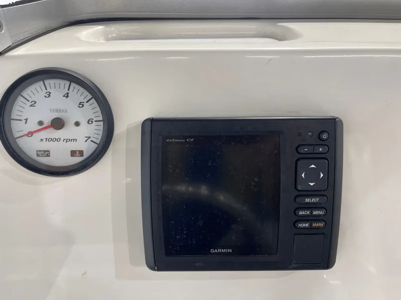 Slide: The Image of Robalo R160 Center Console 2018 - 10