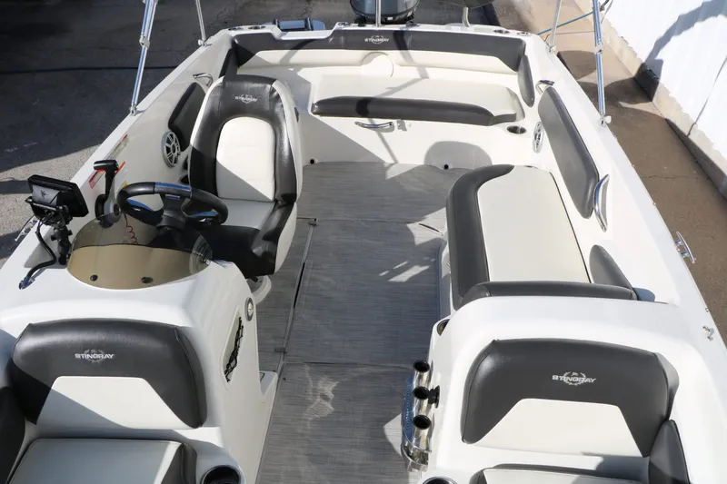 Slide: The Image of Stingray 182 SC 2018 - 23