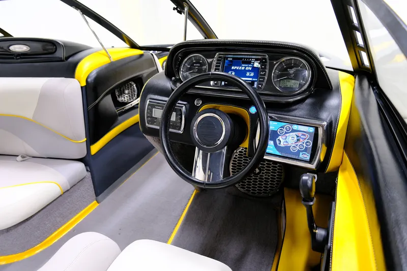 Slide: The Image of Malibu Wakesetter 23 LSV 2011 - 11