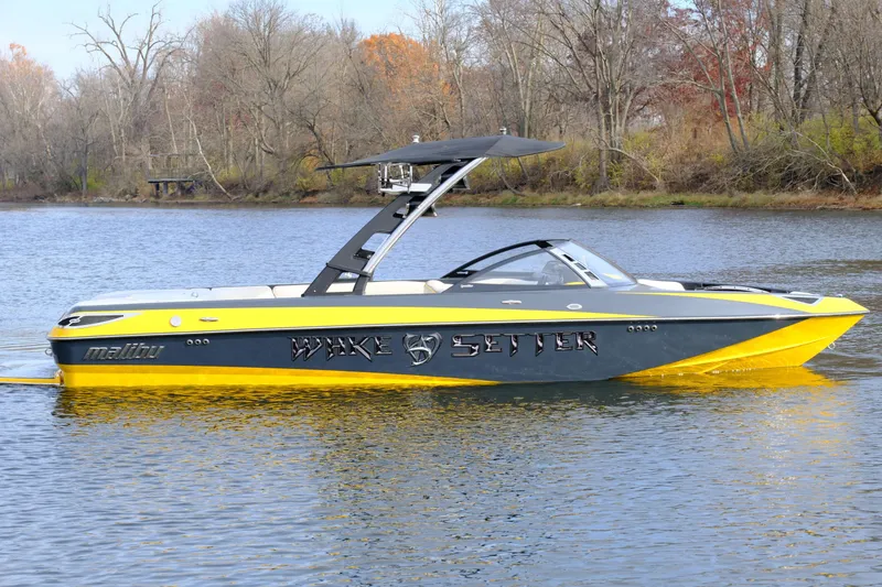 Slide: The Image of Malibu Wakesetter 23 LSV 2011 - 22