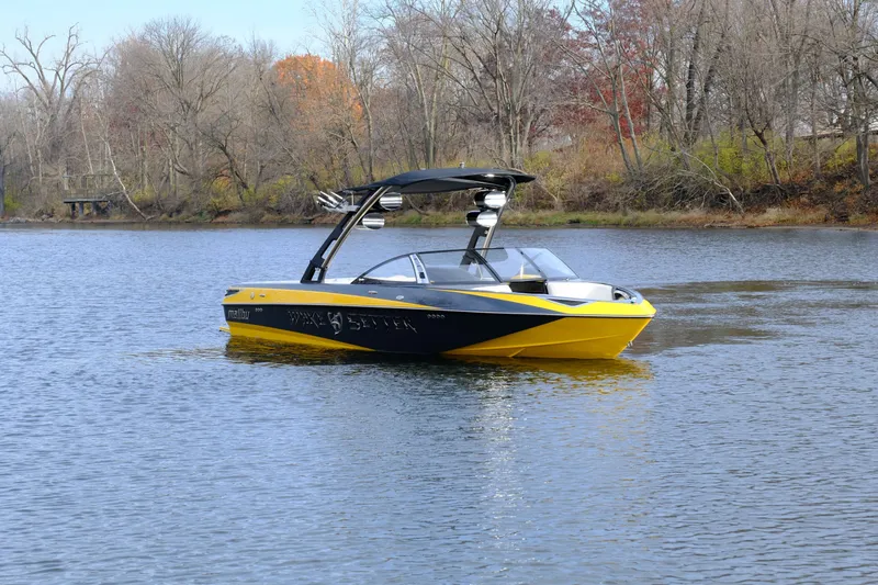 Slide: The Image of Malibu Wakesetter 23 LSV 2011 - 23