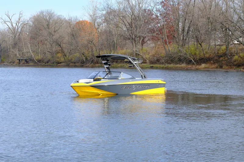 Slide: The Image of Malibu Wakesetter 23 LSV 2011 - 24